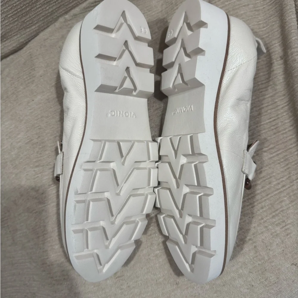 Vionic Cynthia Womens Slip On Casual Shoe with Orthotic Support - Picture 3 of 5